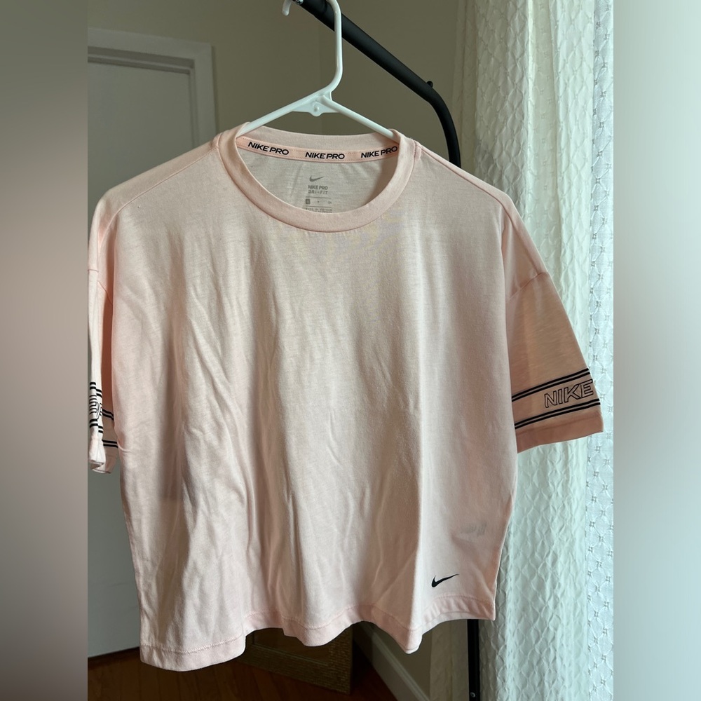 cropped workout training tee